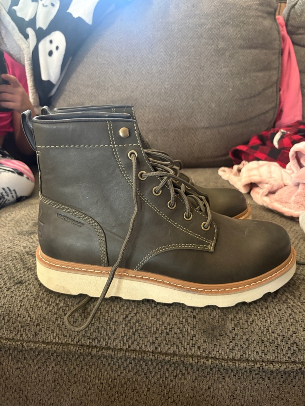 Sorel Men's Dark Brown Leather Chukka Boots with Cream Sole